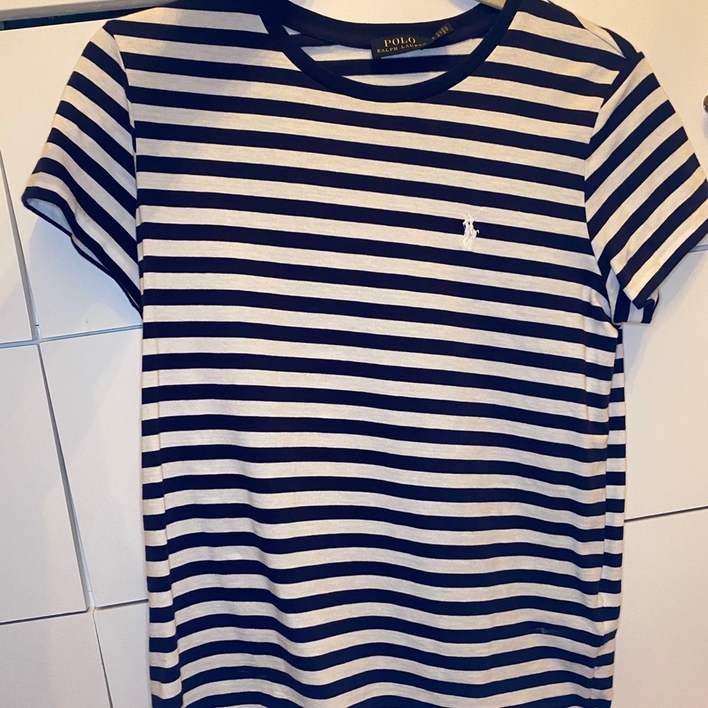 White and blue stripped tshirt